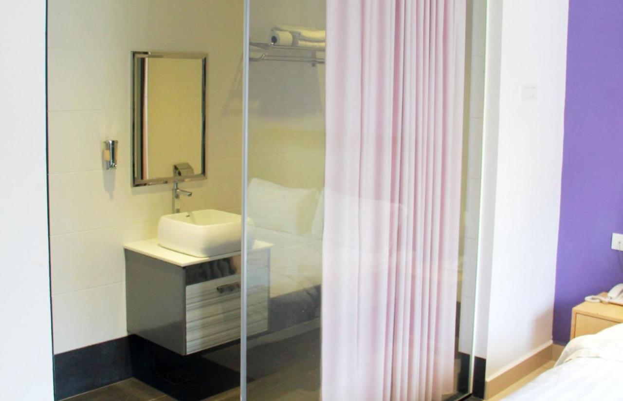 East Sun Hotel Sekinchan Bagian luar foto