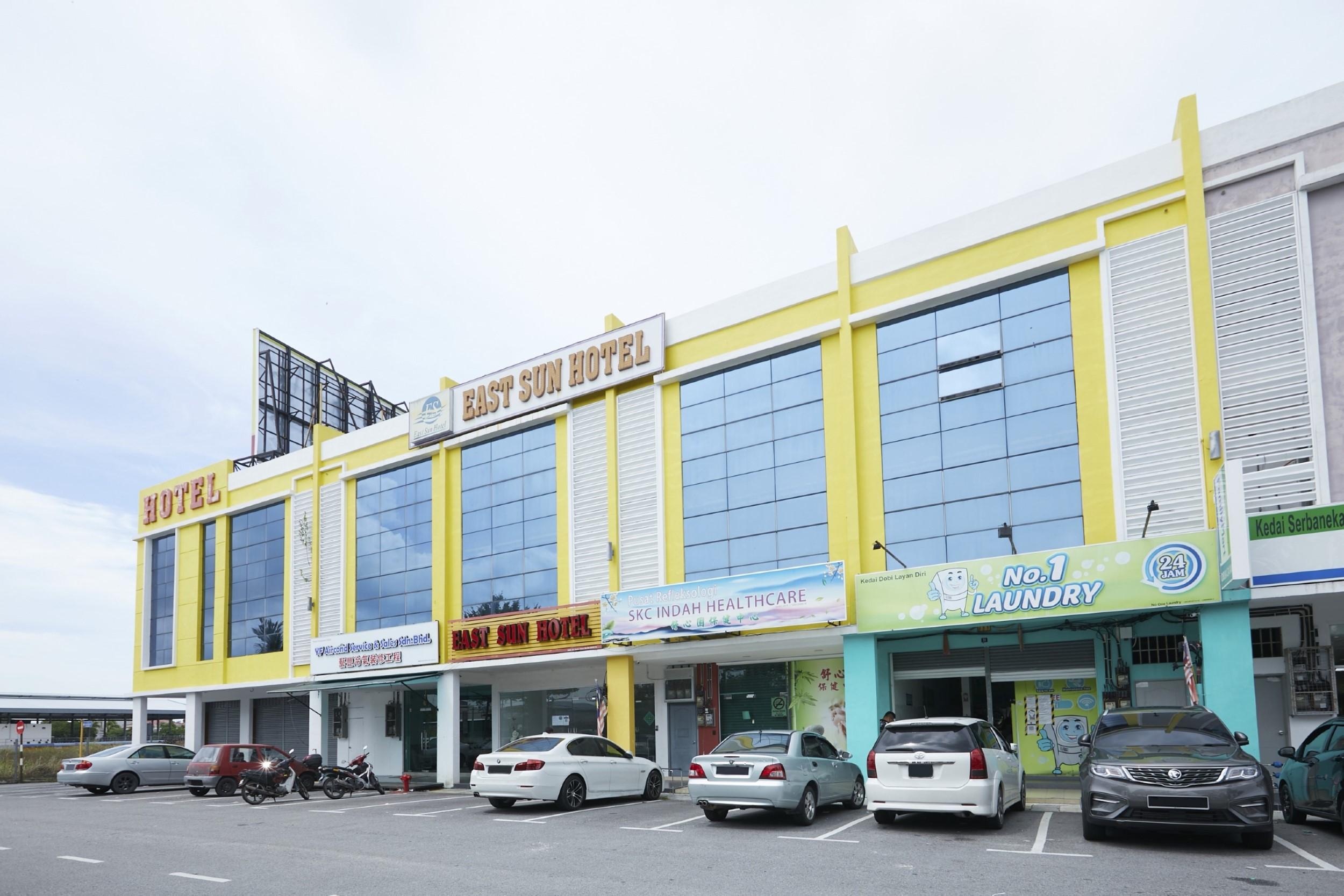 East Sun Hotel Sekinchan Bagian luar foto